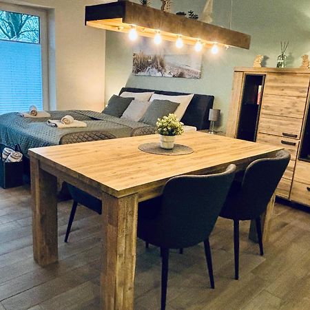 Kleine Auszeit -- Inklusive Parkplatz & Wifi, Geschirrspueler, Waschmaschine & Terrasse Mit Strandkorb -- Perfekt Fuer Urlaub & Business ชาร์บอยท์ซ ภายนอก รูปภาพ