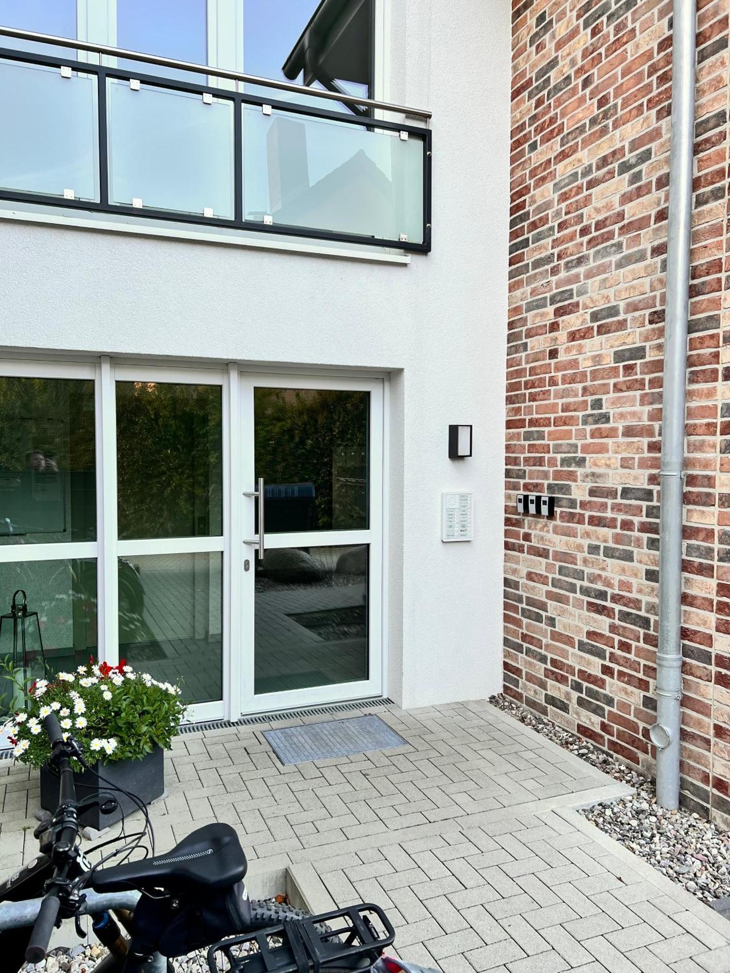 Kleine Auszeit -- Inklusive Parkplatz & Wifi, Geschirrspueler, Waschmaschine & Terrasse Mit Strandkorb -- Perfekt Fuer Urlaub & Business ชาร์บอยท์ซ ภายนอก รูปภาพ